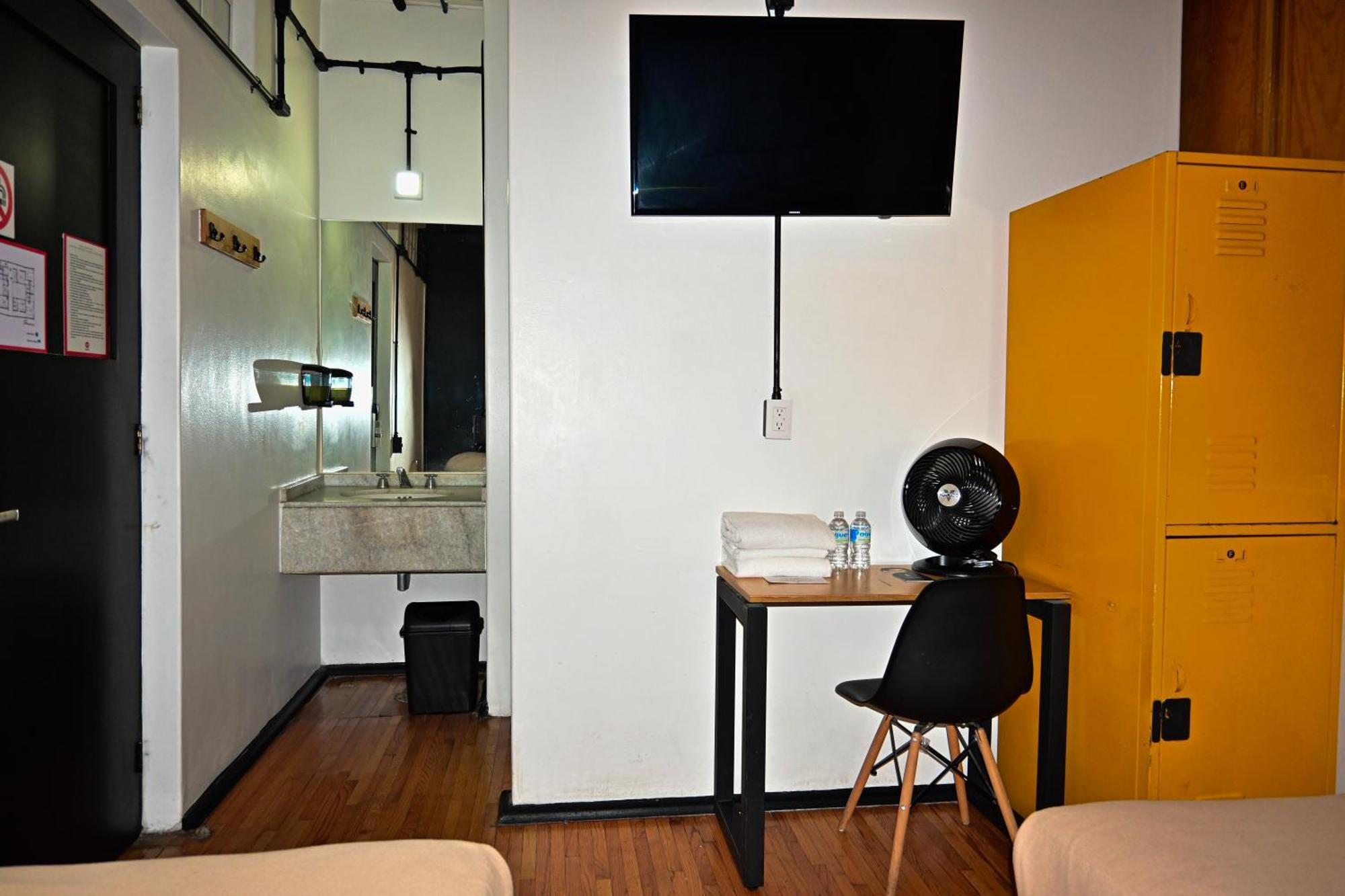 Twin Room with Private Bathroom,1627935321:JPEG